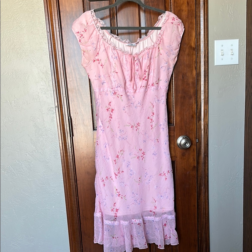 Vintage Pink Floral Dress with Ruffle Hem